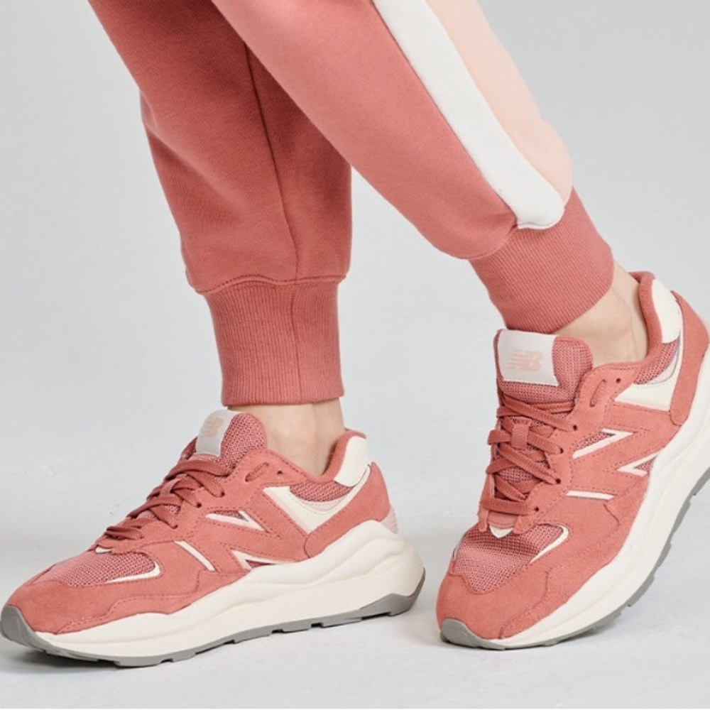 ▫️New Balance▫️Pink 57/40